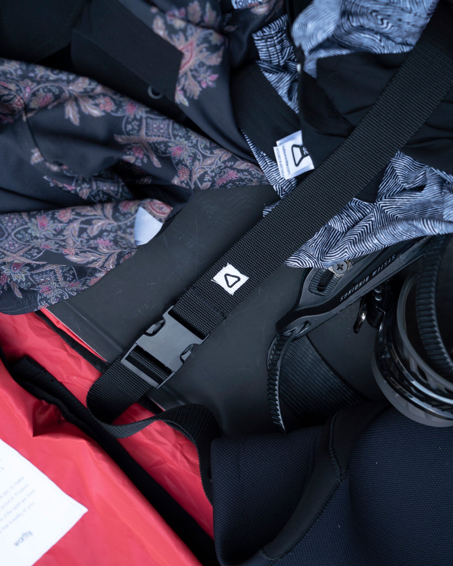 Follow Wake Travel Bag - Black - Lifestyle 6