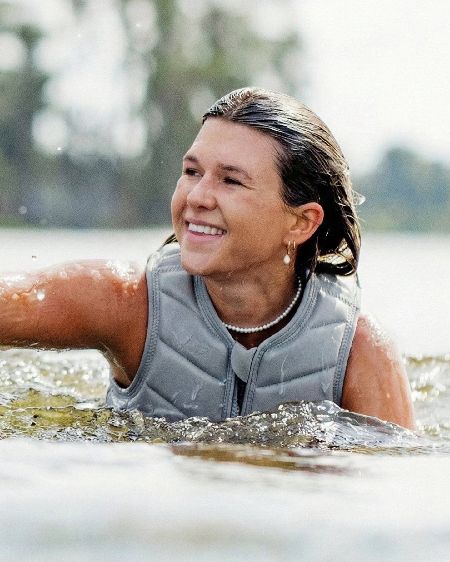 Follow Memphis Womens Impact Vest - Ice Lifestyle 5