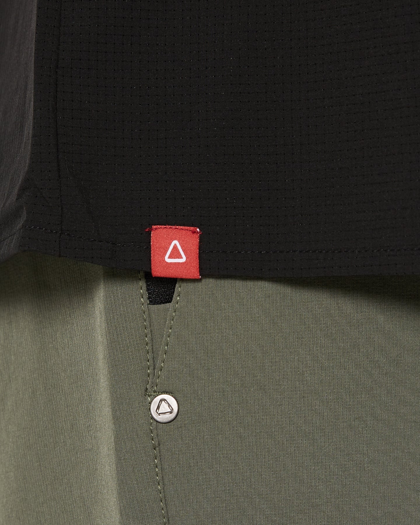 Follow Tech Shirt S/S - Black, detail